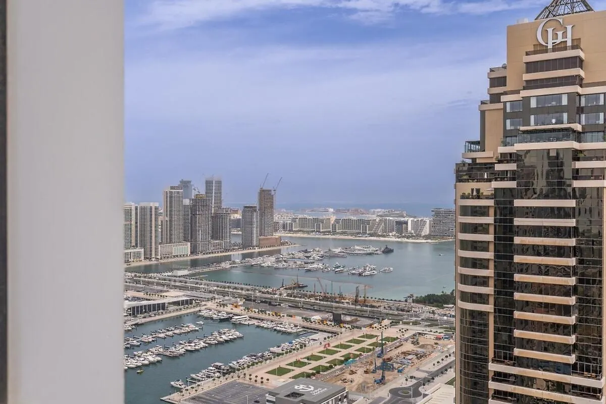 Sophisticated 1-Bedroom With Skyscrapers View At Botanica Tower Dubai Apartment