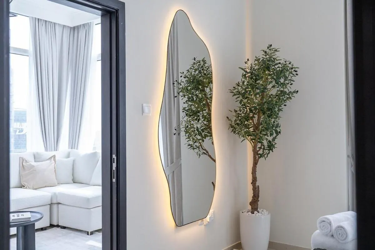 Sophisticated 1-Bedroom With Skyscrapers View At Botanica Tower Dubai