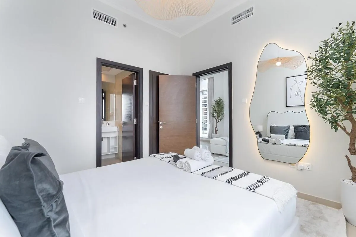 Apartment Sophisticated 1-Bedroom With Skyscrapers View At Botanica Tower Dubai