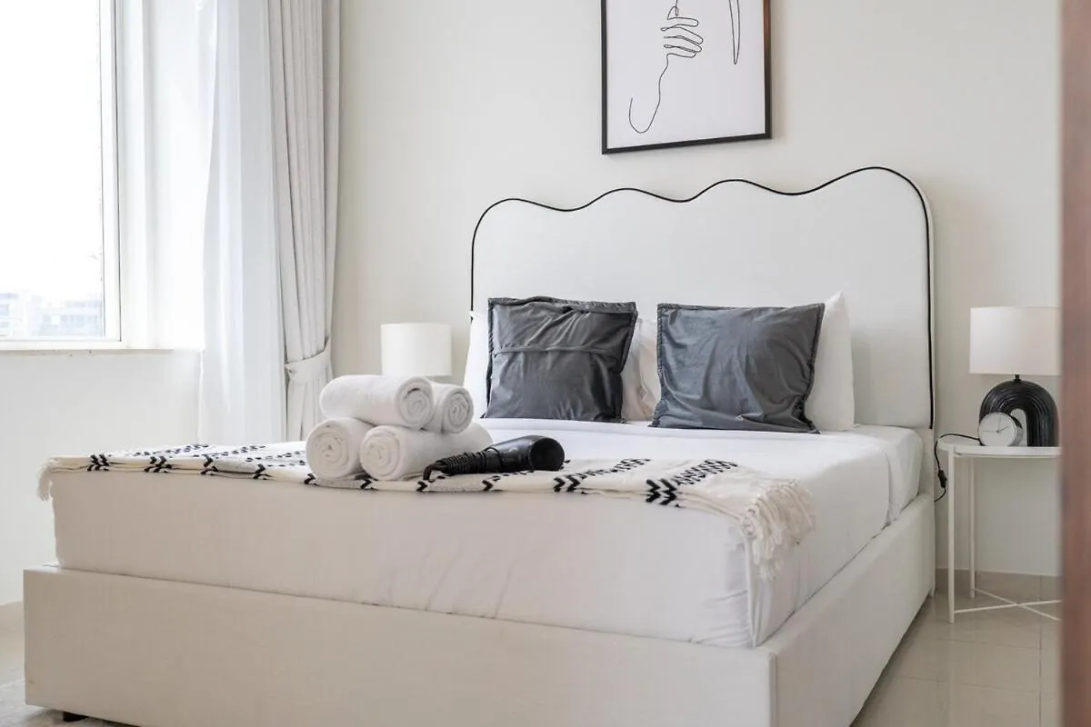 Sophisticated 1-Bedroom With Skyscrapers View At Botanica Tower Dubai