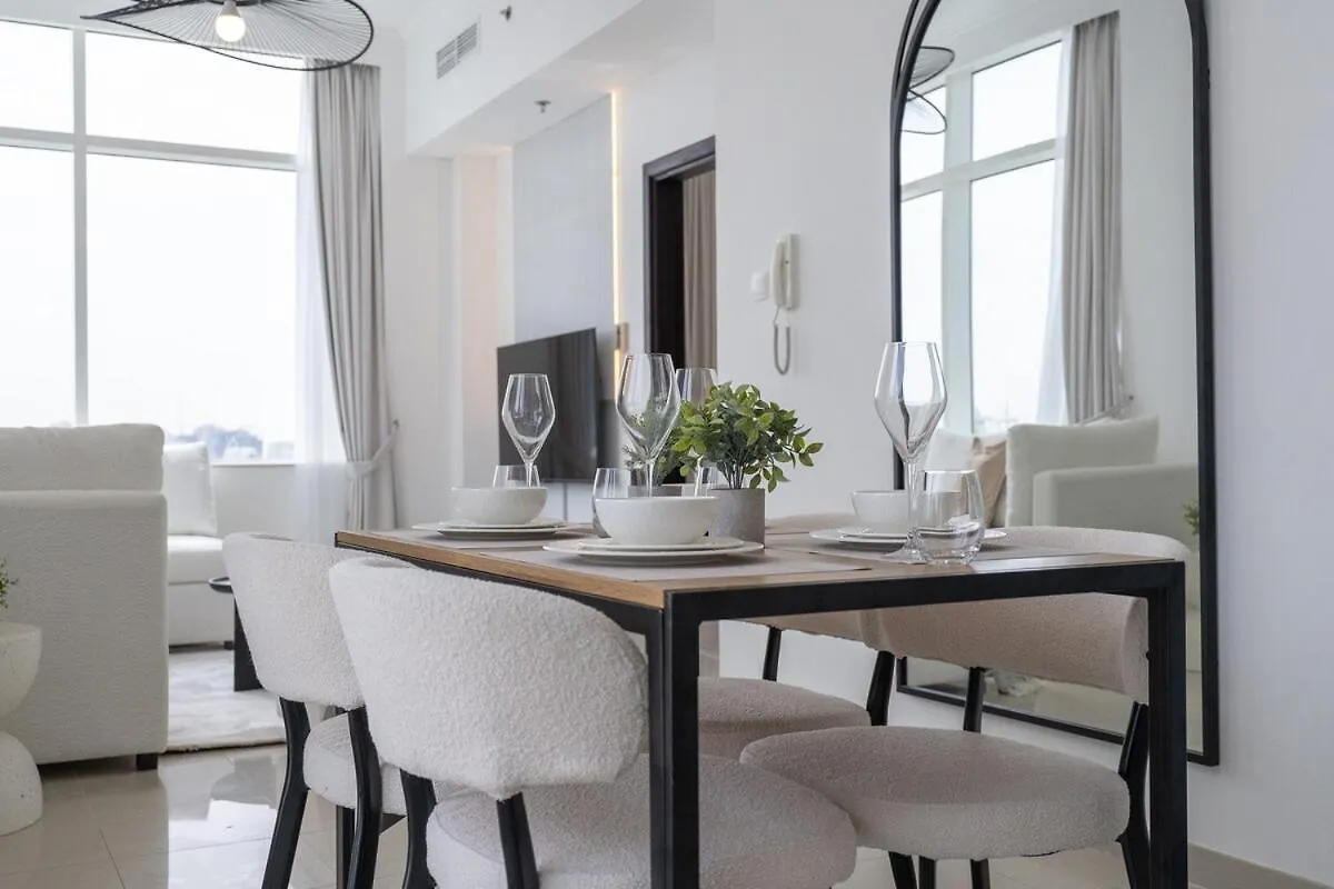 Apartment Sophisticated 1-Bedroom With Skyscrapers View At Botanica Tower Dubai
