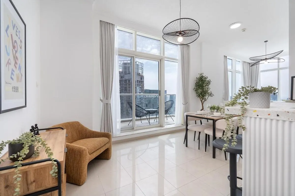 Sophisticated 1-Bedroom With Skyscrapers View At Botanica Tower Dubai