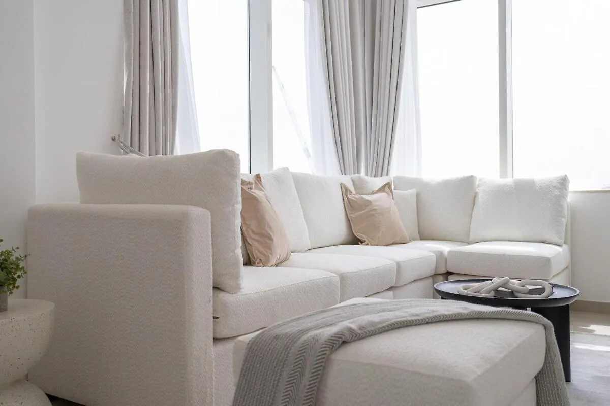 Sophisticated 1-Bedroom With Skyscrapers View At Botanica Tower Dubai