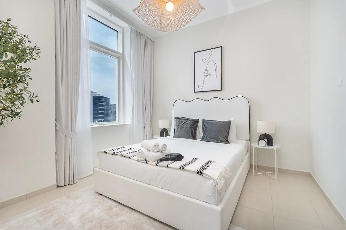 Sophisticated 1-Bedroom With Skyscrapers View At Botanica Tower Dubai